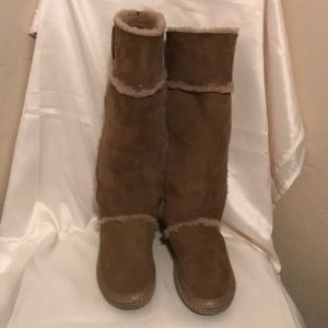 Tory Burch Shearling Moccasin Boots Size 8